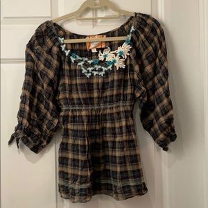 Boho style chelsea and violet shirt